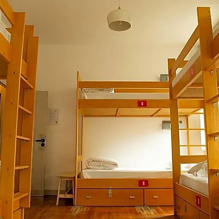 Hostel Possible
